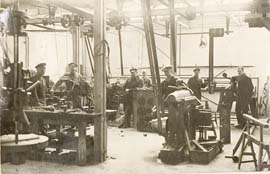 De f&ouml;rsta hammarslagen fr&aring;n EMVE h&ouml;rdes 1916