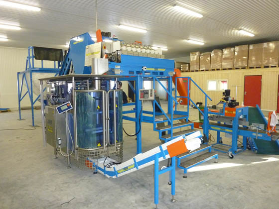 Packlinje med Newtec v&aring;g, JASA 350 MS vertikalpack samt EMVE halvautomatisk